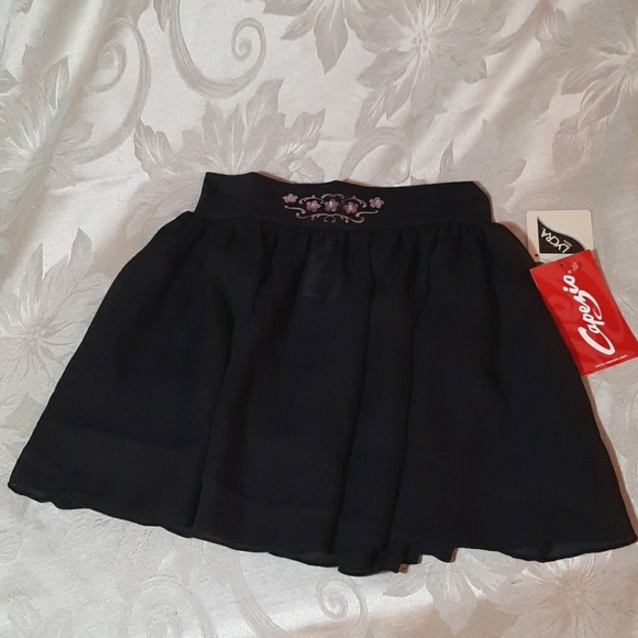 Beautifully Decorated Pull On Georgette Skirt - Picture 2 of 7